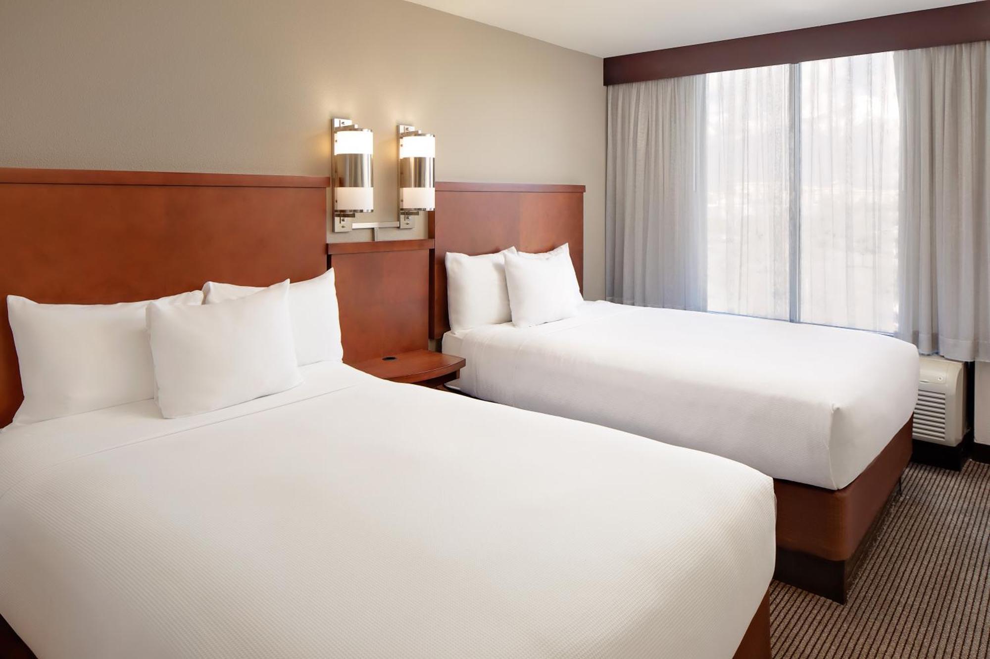 Hyatt Place Ontario/Rancho Cucamonga Room photo