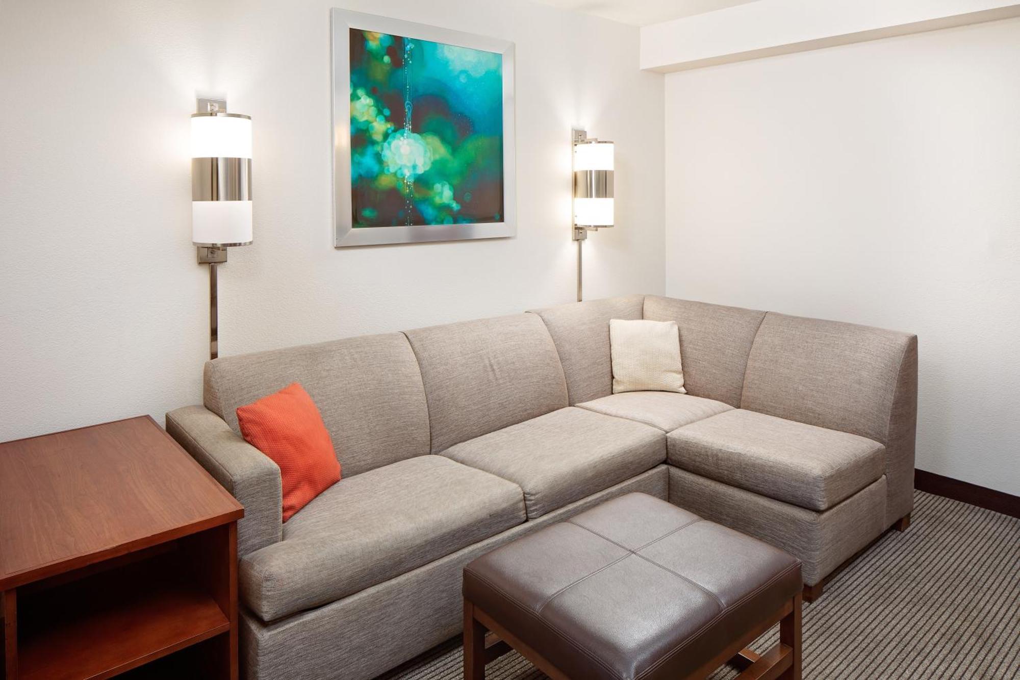 Hyatt Place Ontario/Rancho Cucamonga Room photo